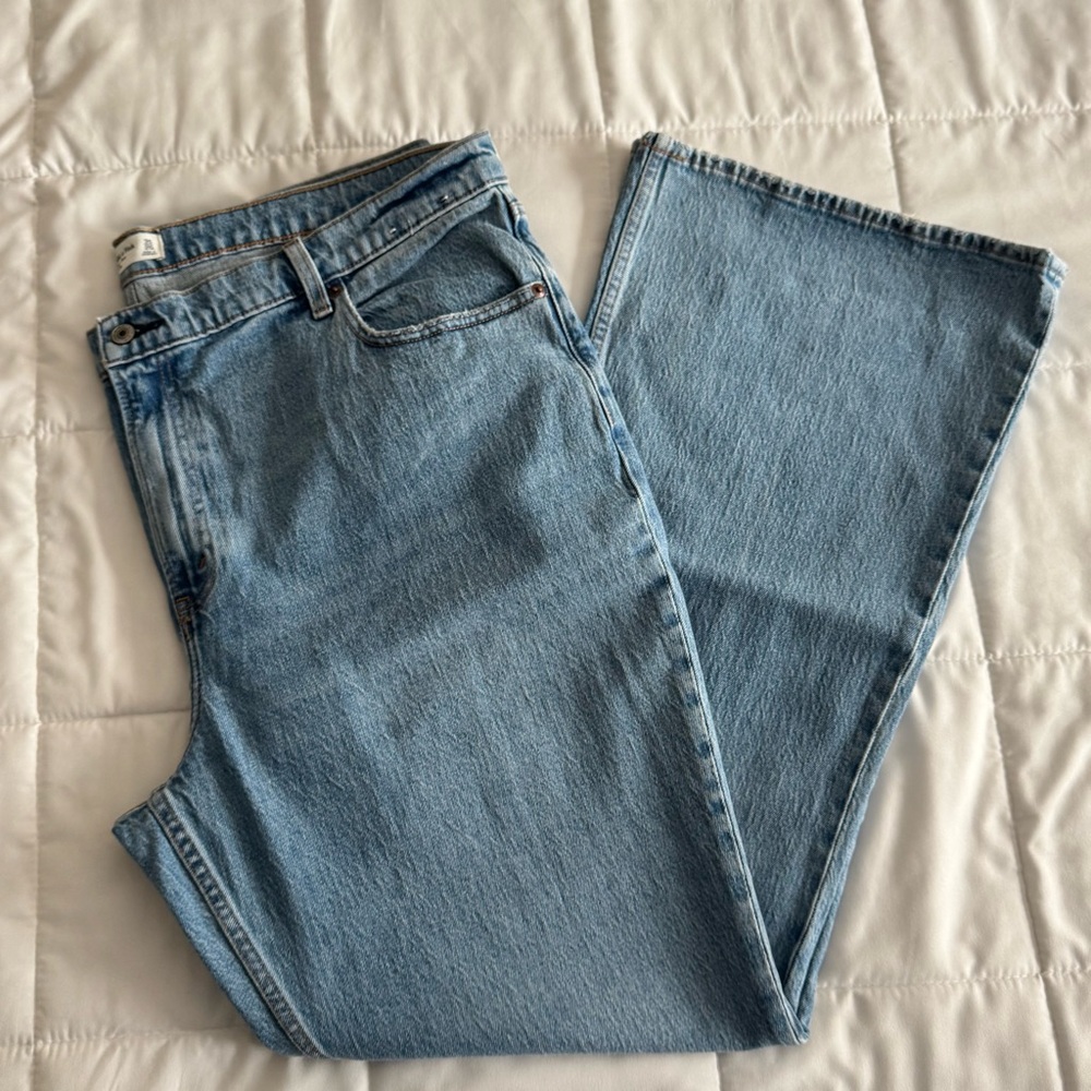 Abercrombie & Fitch Vintage Flare High Rise Jeans Size 35/20 Long